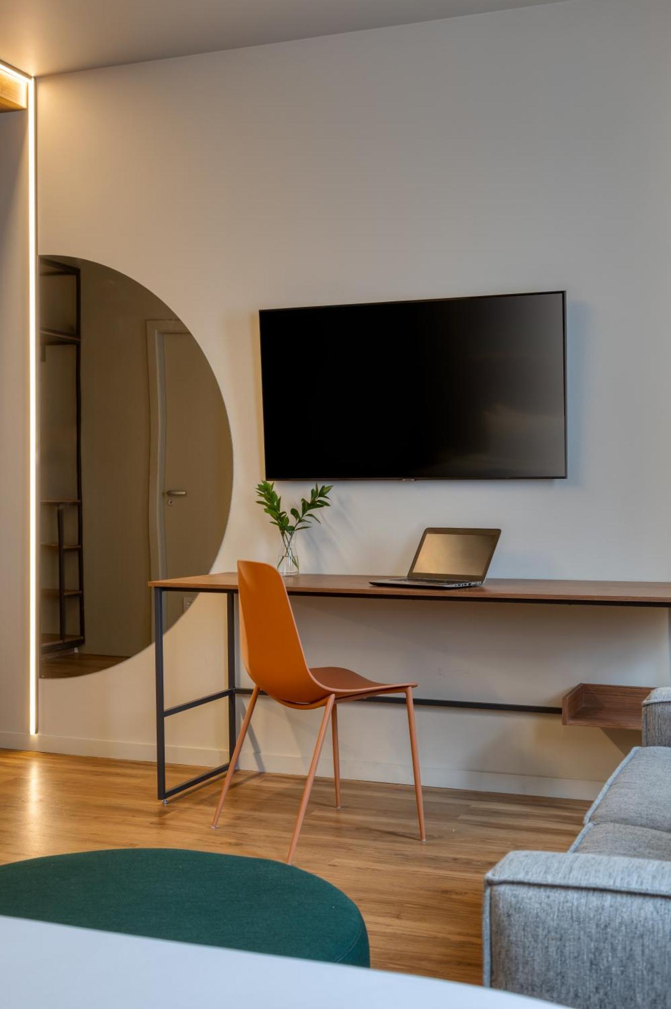 Superior Apartment with Queen Bed,1717010833:JPEG