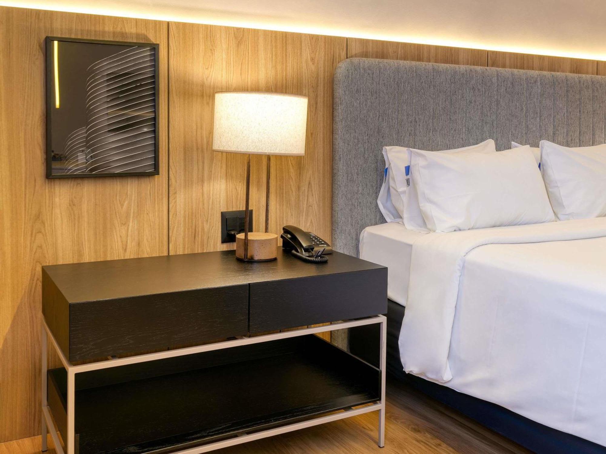 Premium Room with 1 Double Bed,1717011527:JPEG